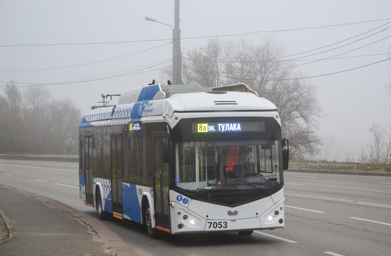 Волгоград, БКМ 32100D № 7053