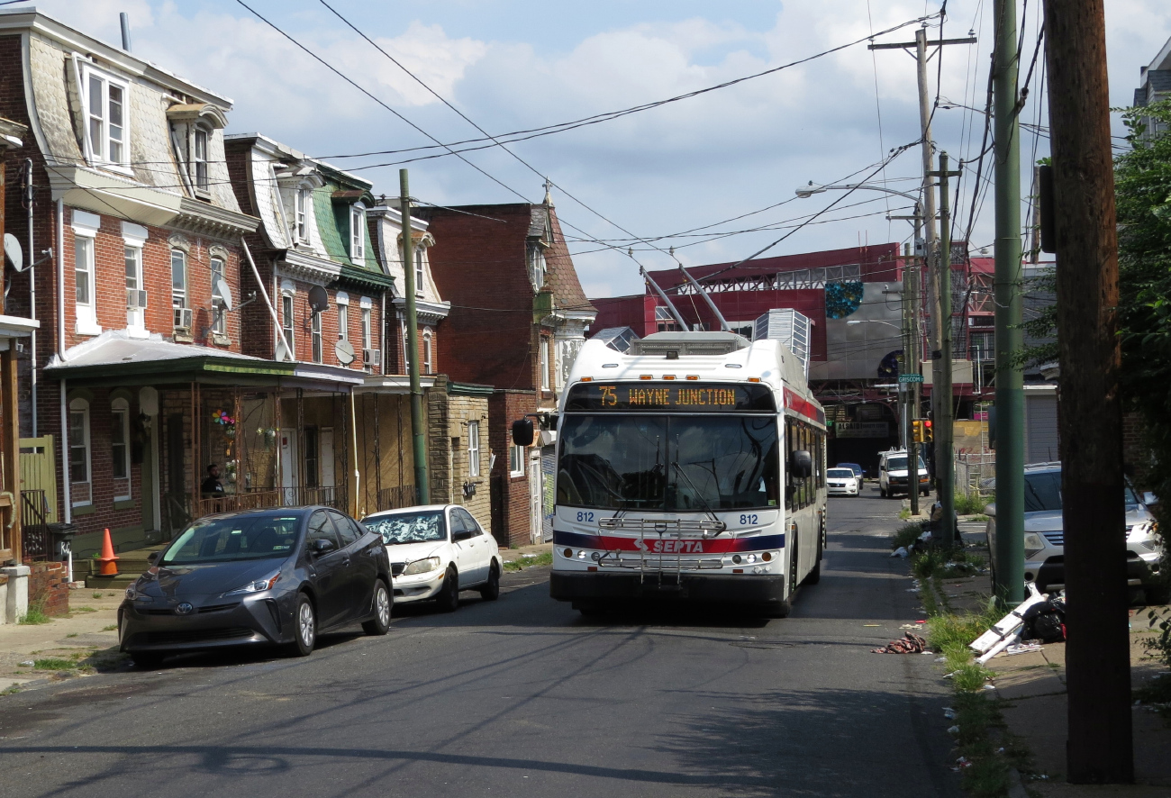 Филадельфия, New Flyer E40LFR № 812