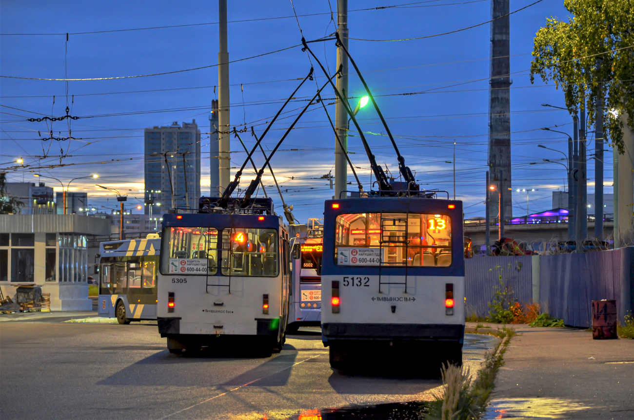 Szentpétervár, MTrZ-6223-0000010 — 5305; Szentpétervár, VMZ-5298-020 — 5132