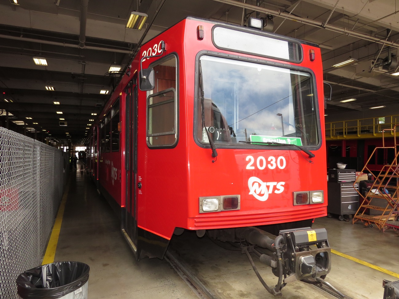 Сан-Диего, Siemens SD100 № 2030; Сан-Диего — San Diego Trolley депо