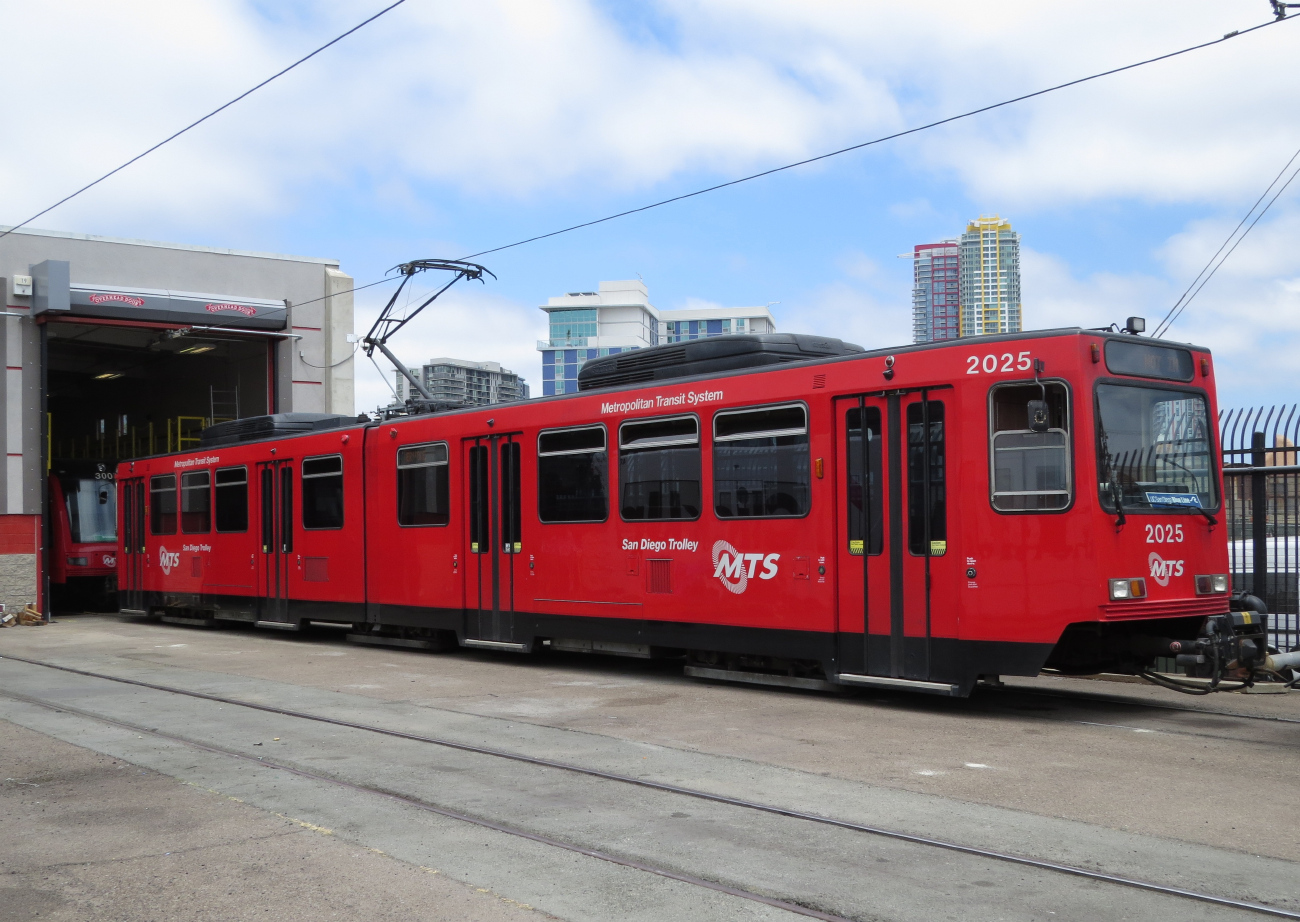 Сан-Диего, Siemens SD100 № 2025; Сан-Диего — San Diego Trolley депо