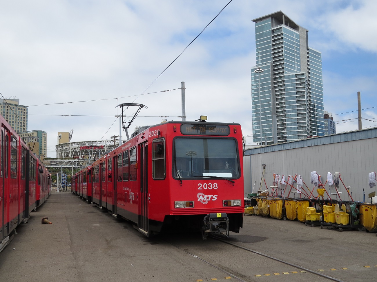 Сан-Диего, Siemens SD100 № 2038; Сан-Диего — San Diego Trolley депо