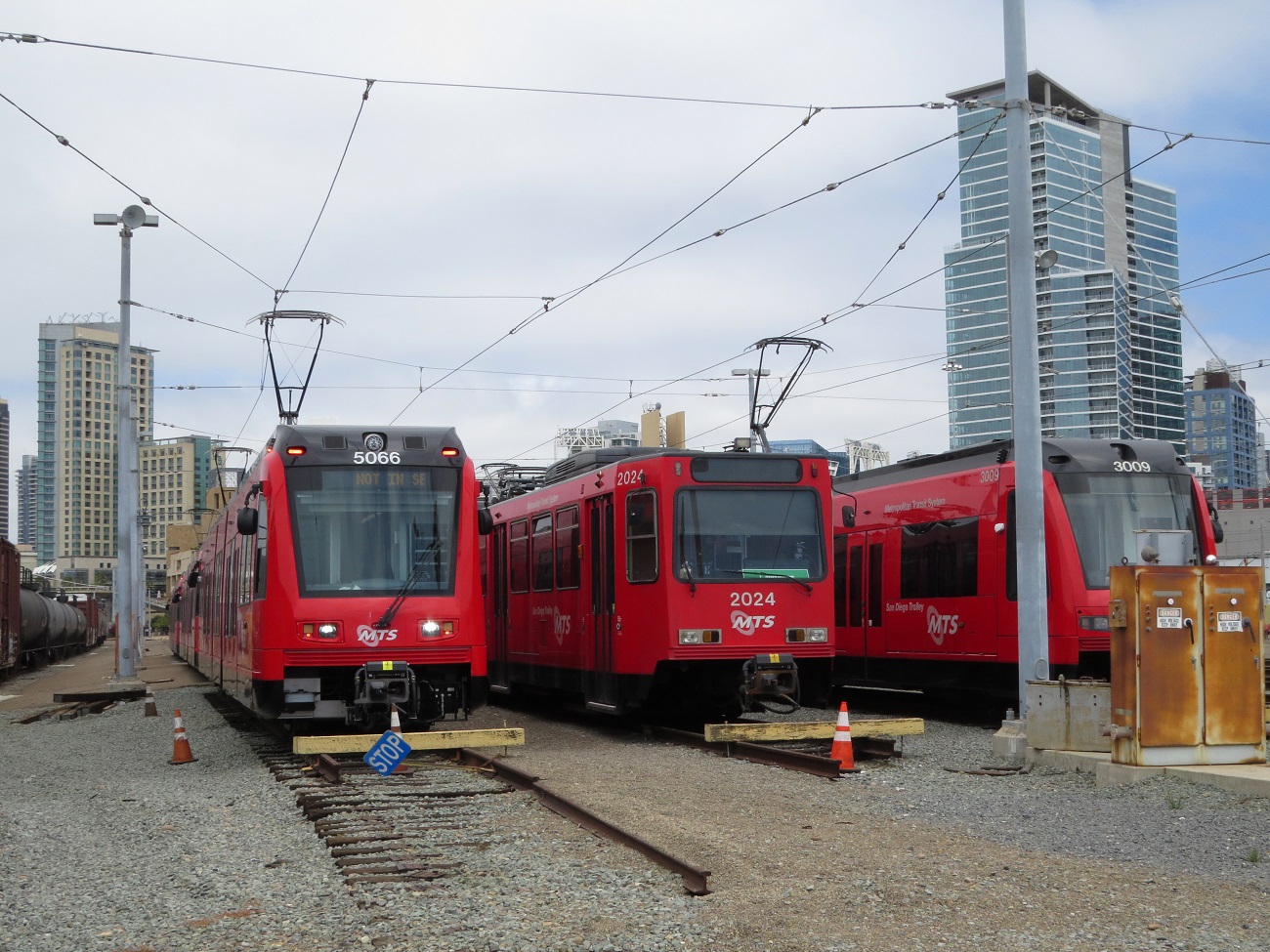Сан-Диего, Siemens S700 LRV № 5066; Сан-Диего, Siemens SD100 № 2024; Сан-Диего, Siemens Avanto/S70 № 3009; Сан-Диего — San Diego Trolley депо