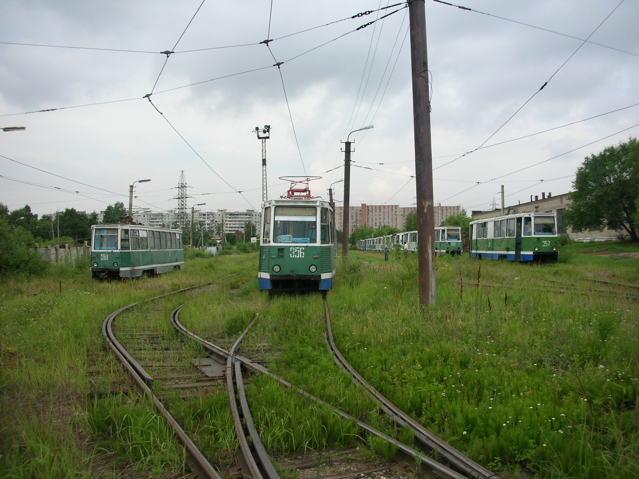 Хабаровск, 71-605А № 381; Хабаровск, 71-605 (КТМ-5М3) № 356; Хабаровск, 71-605 (КТМ-5М3) № 357