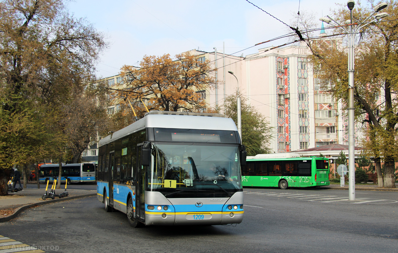 Almaty, YoungMan JNP6120GDZ (Neoplan Kazakhstan) # 1209