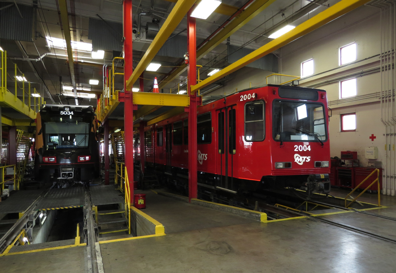 Сан-Диего, Siemens SD100 № 2004; Сан-Диего — San Diego Trolley депо