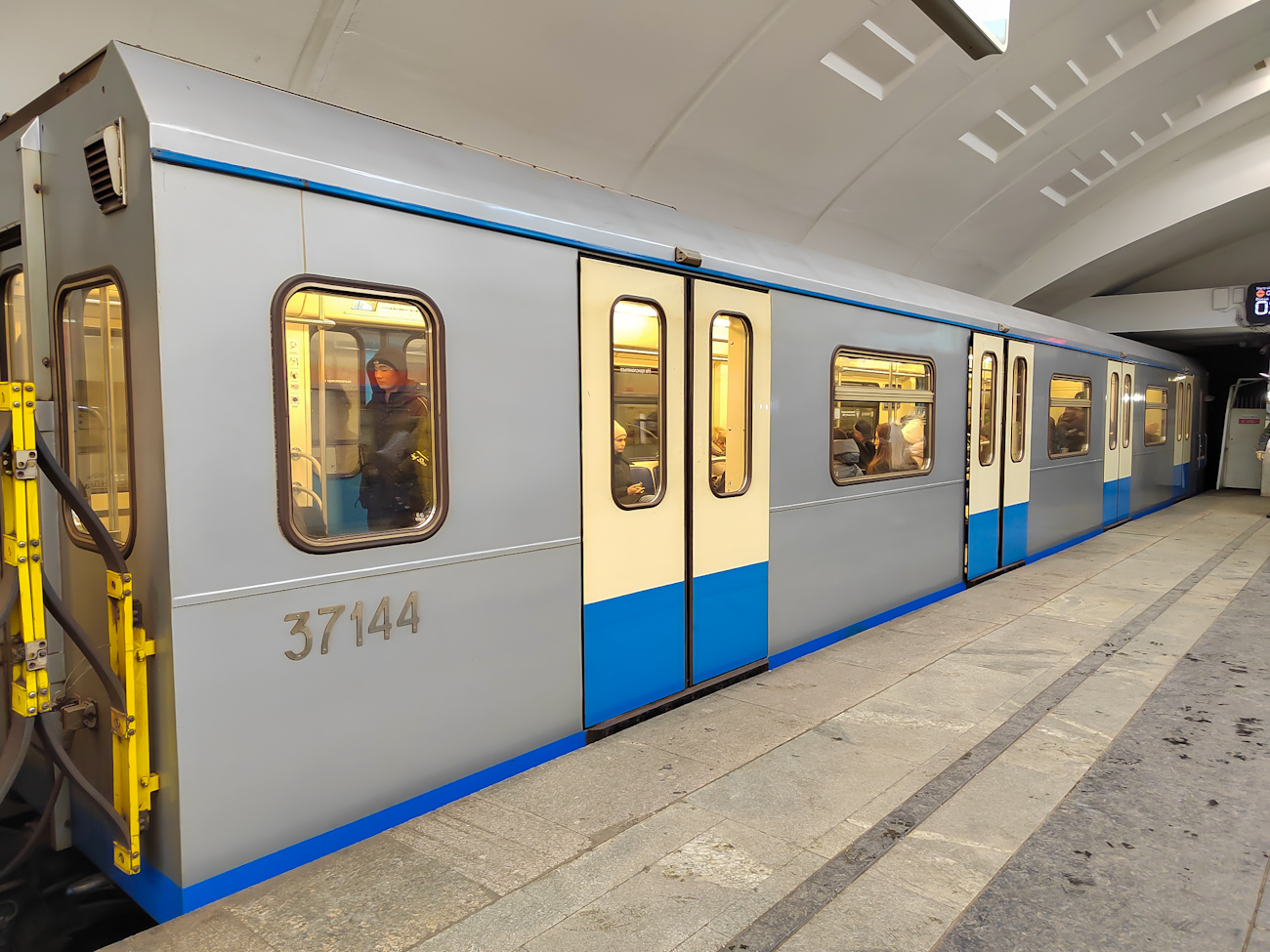 Москва, 81-760 № 37144