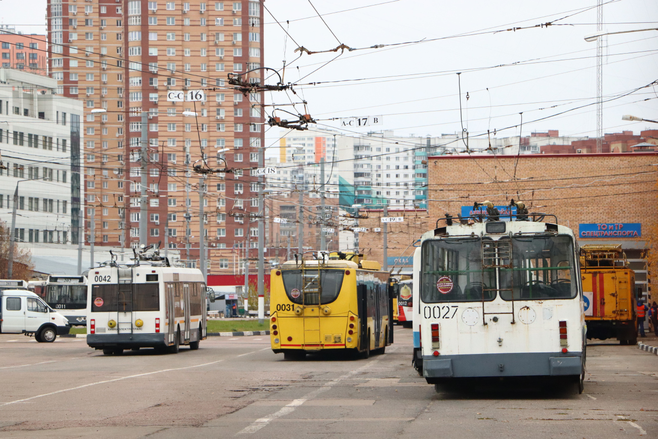 Химки, БКМ 321 № 0042; Химки, ВМЗ-5298.01 «Авангард» № 0031; Химки, ЗиУ-682Г-016 (018) № 0027