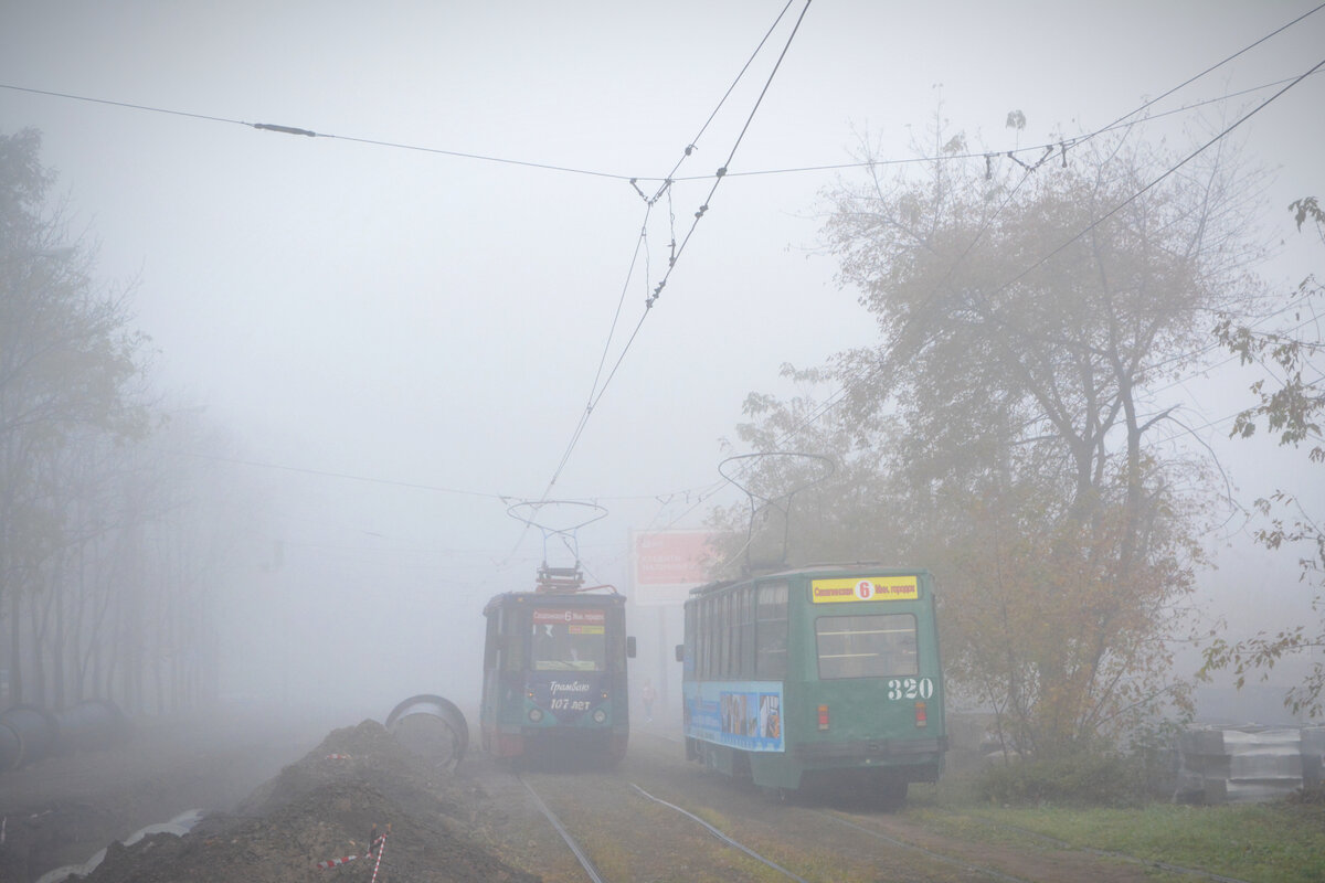 Vladivostok, 71-605 (KTM-5M3) № 297; Vladivostok, 71-132 (LM-93) № 320