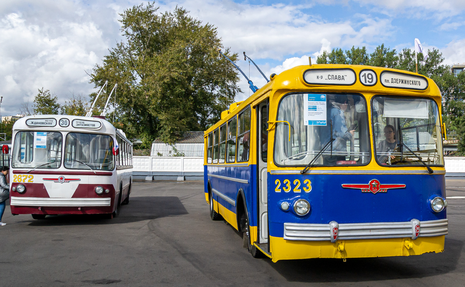 Москва, ЗиУ-5Г № 2672; Москва, ЗиУ-5 № 2323