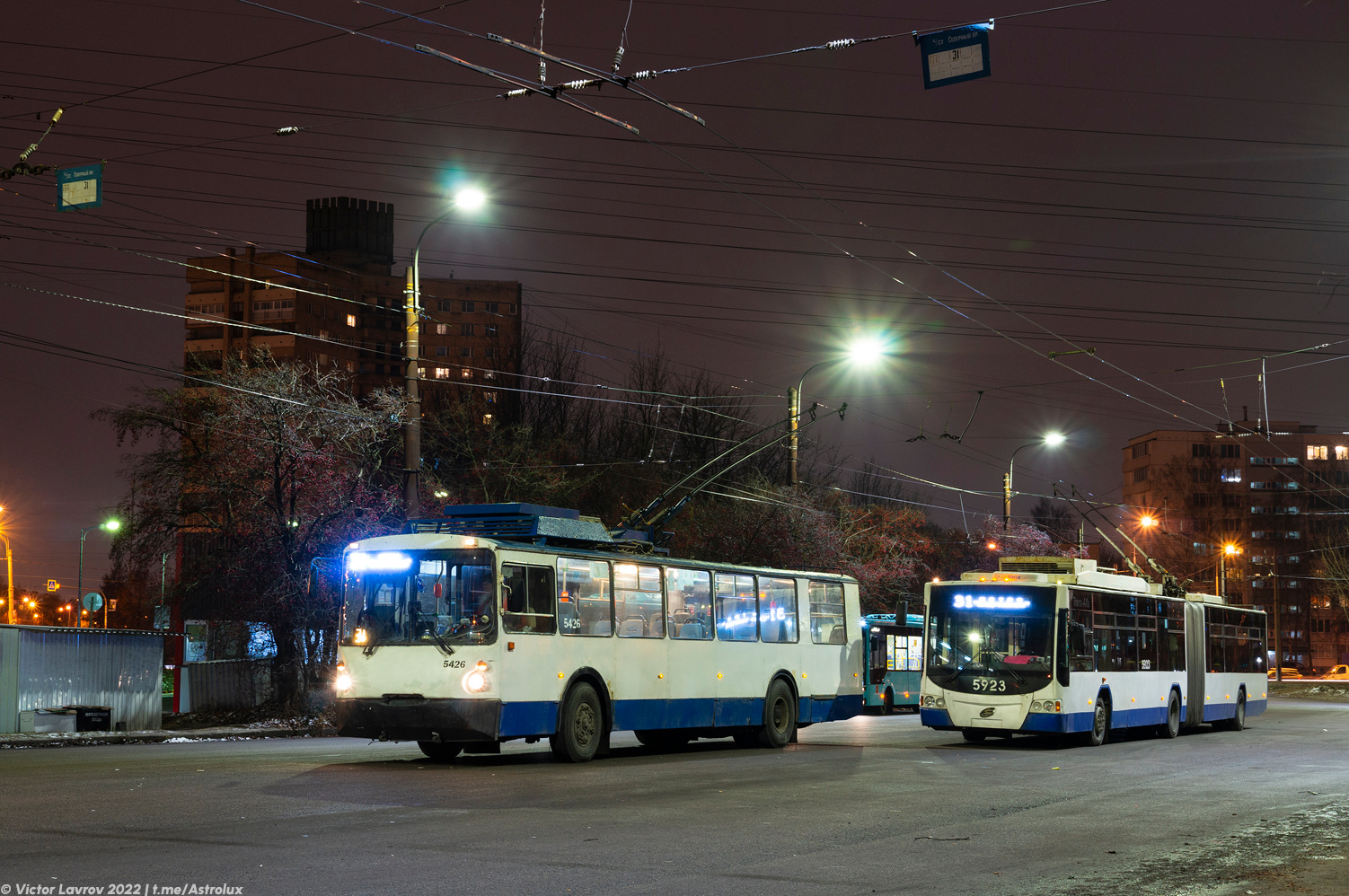 Санкт-Петербург, ВЗТМ-5284.02 № 5426; Санкт-Петербург, ВМЗ-62151 «Премьер» № 5923