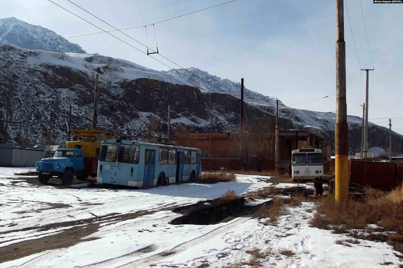 Нарын, ЗиУ-682Г [Г00] № 011; Нарын, ЗиУ-682В № 008; Нарын — Депо