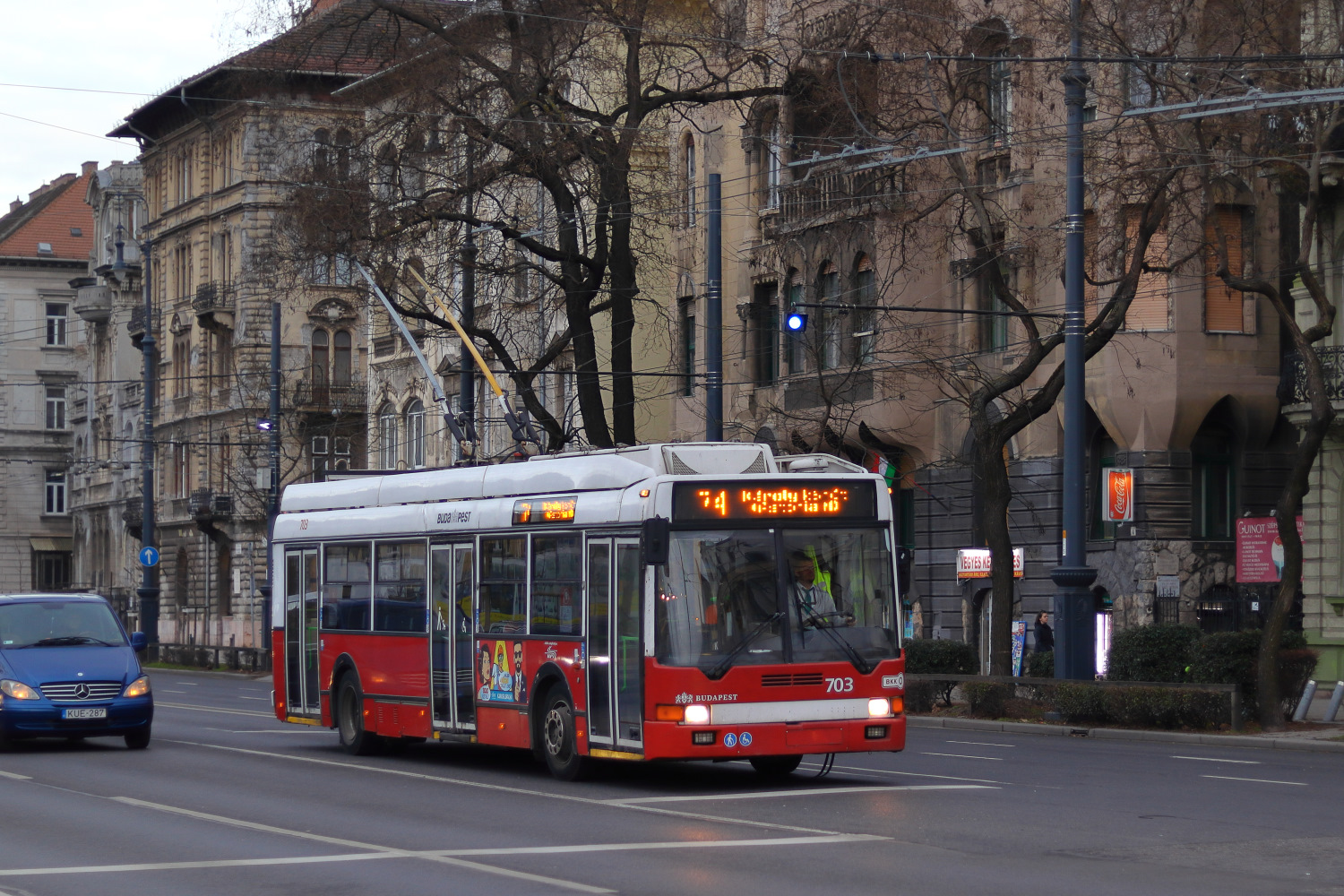 Будапешт, Ikarus 412.81 № 703