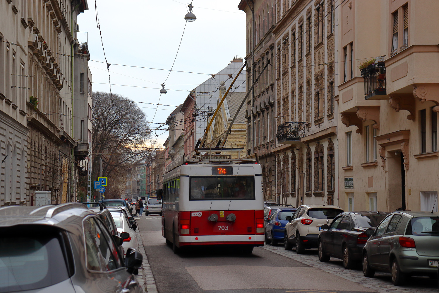 Будапешт, Ikarus 412.81 № 703