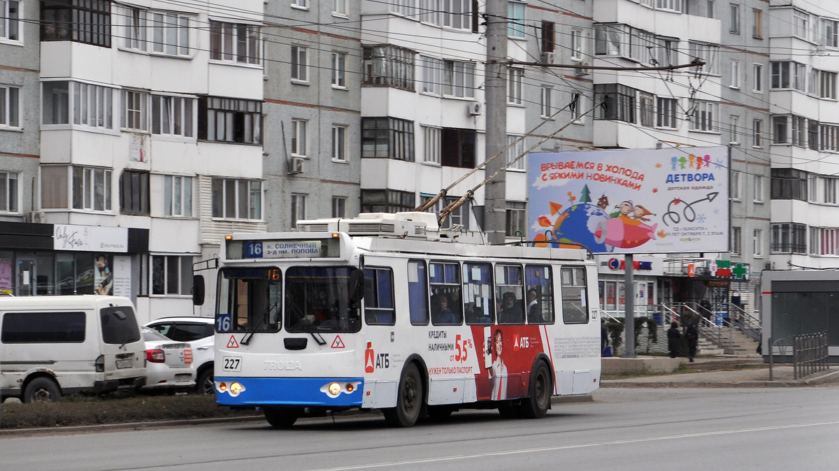 Омск, ЗиУ-682Г-016.02 № 227