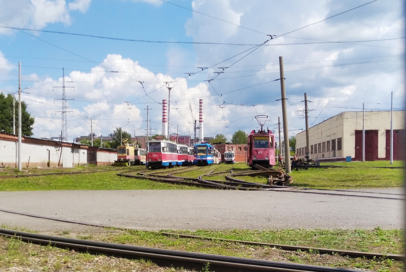 Томск, 71-605 (КТМ-5М3) № 302; Томск, ТК-28 № РТ; Томск — Трамвайное депо