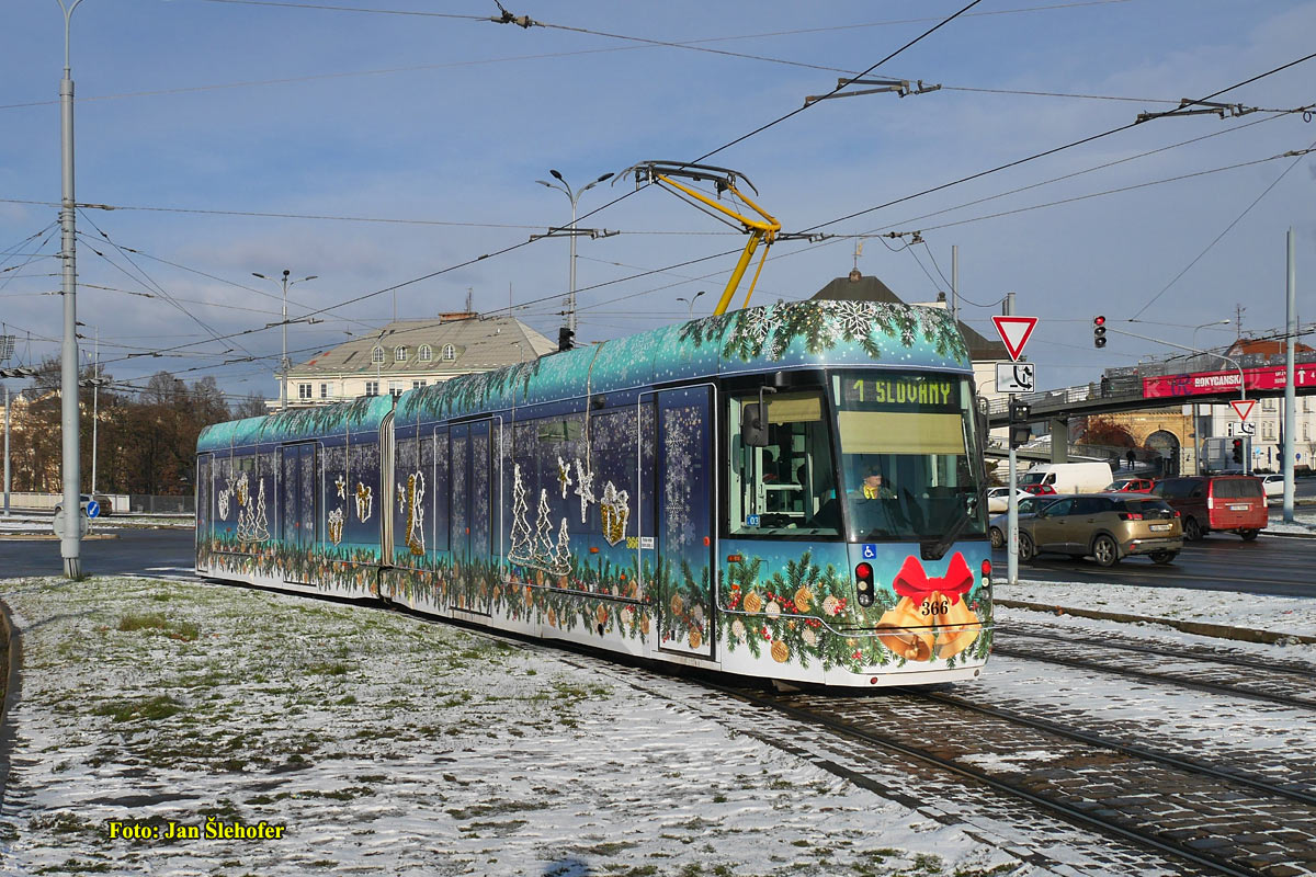 Пльзень, Vario LF2/2 IN № 366; Пльзень — Рождественский трамвай