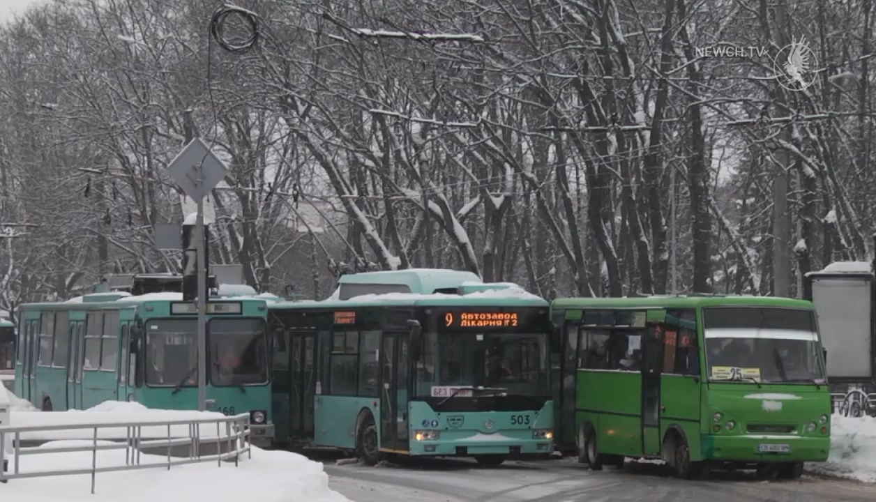 Čerņihiva, YMZ T2 № 468; Čerņihiva, Etalon T12110 “Barvinok” № 503