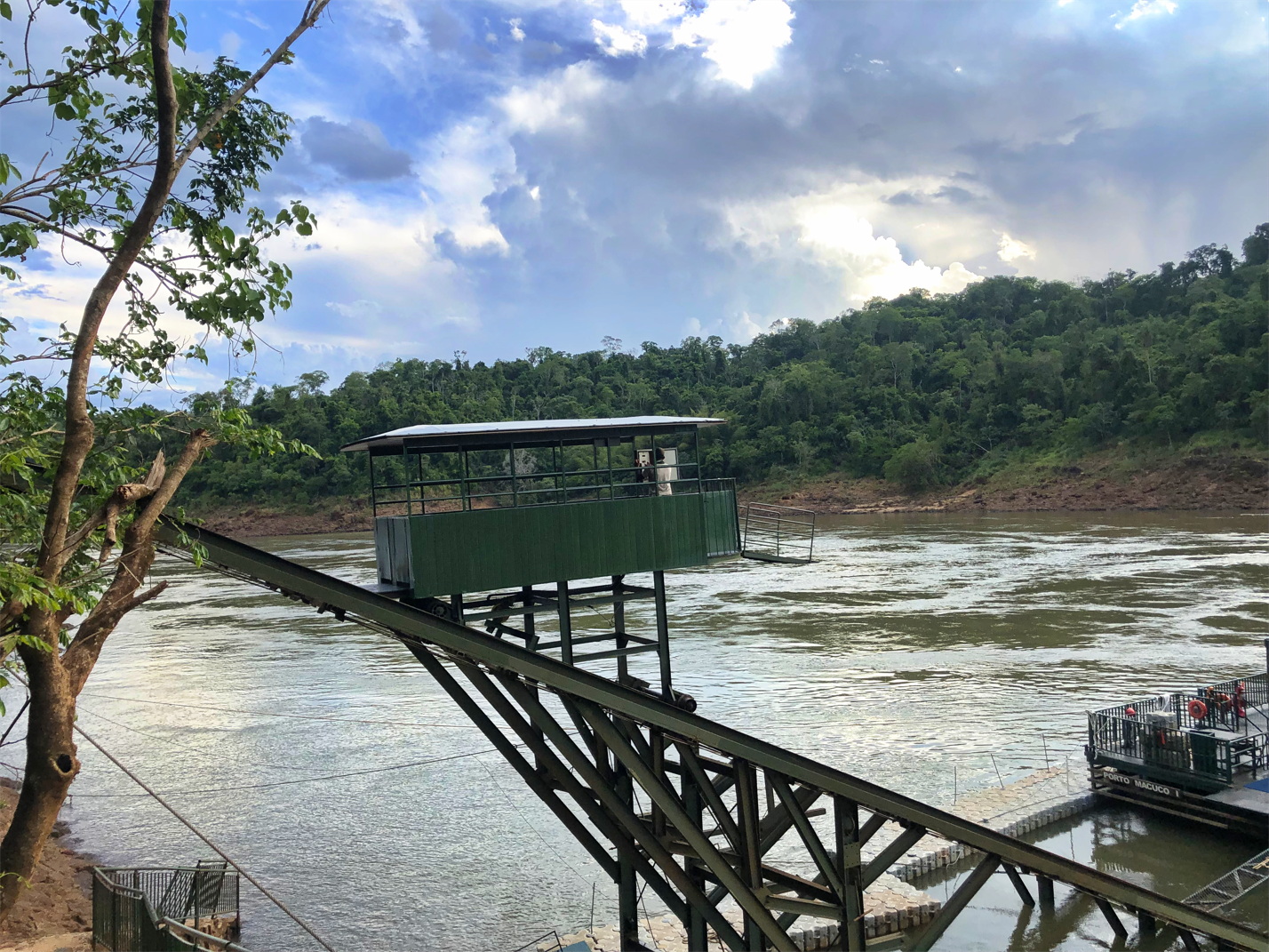 Foz do Iguaçu, (unknown) č. esquerdo