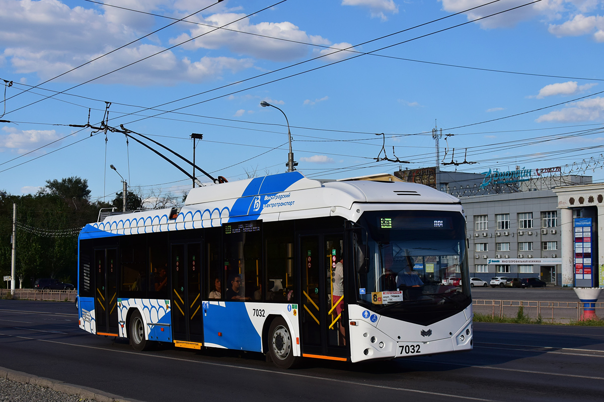 Волгоград, БКМ 32100D № 7032
