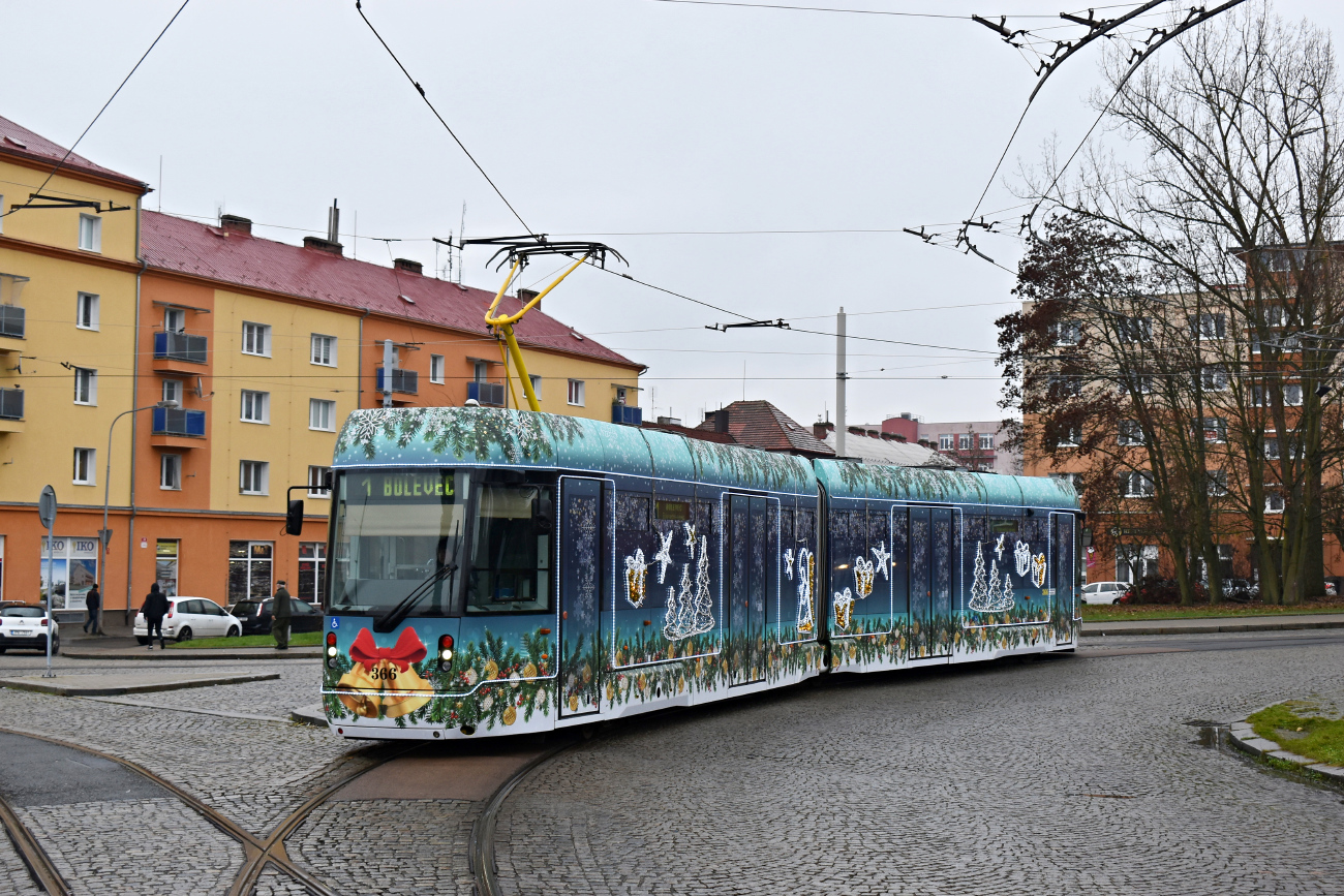 Пльзень, Vario LF2/2 IN № 366; Пльзень — Рождественский трамвай