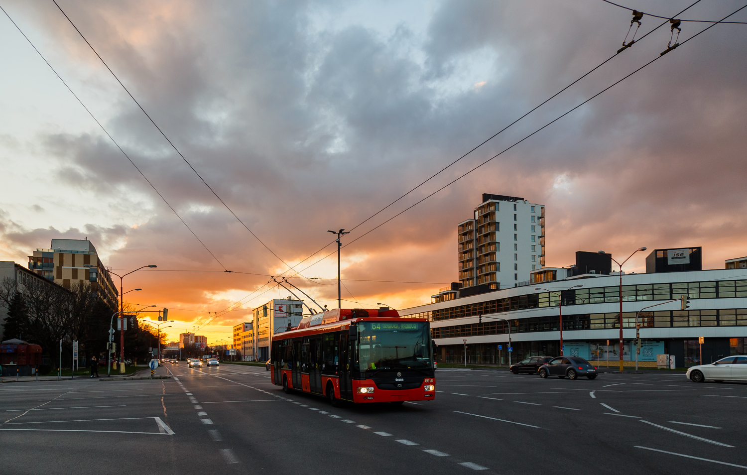 Pozsony, Škoda 30Tr SOR — 6016