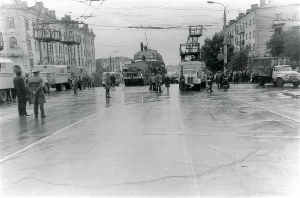 Ижау — Building and reconstruction