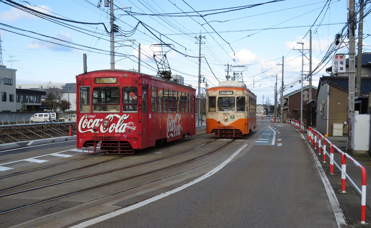 Такаока, Nippon Sharyō № 7075; Такаока, Nippon Sharyō № 7073; Такаока — Трамвайная линия и инфраструктура