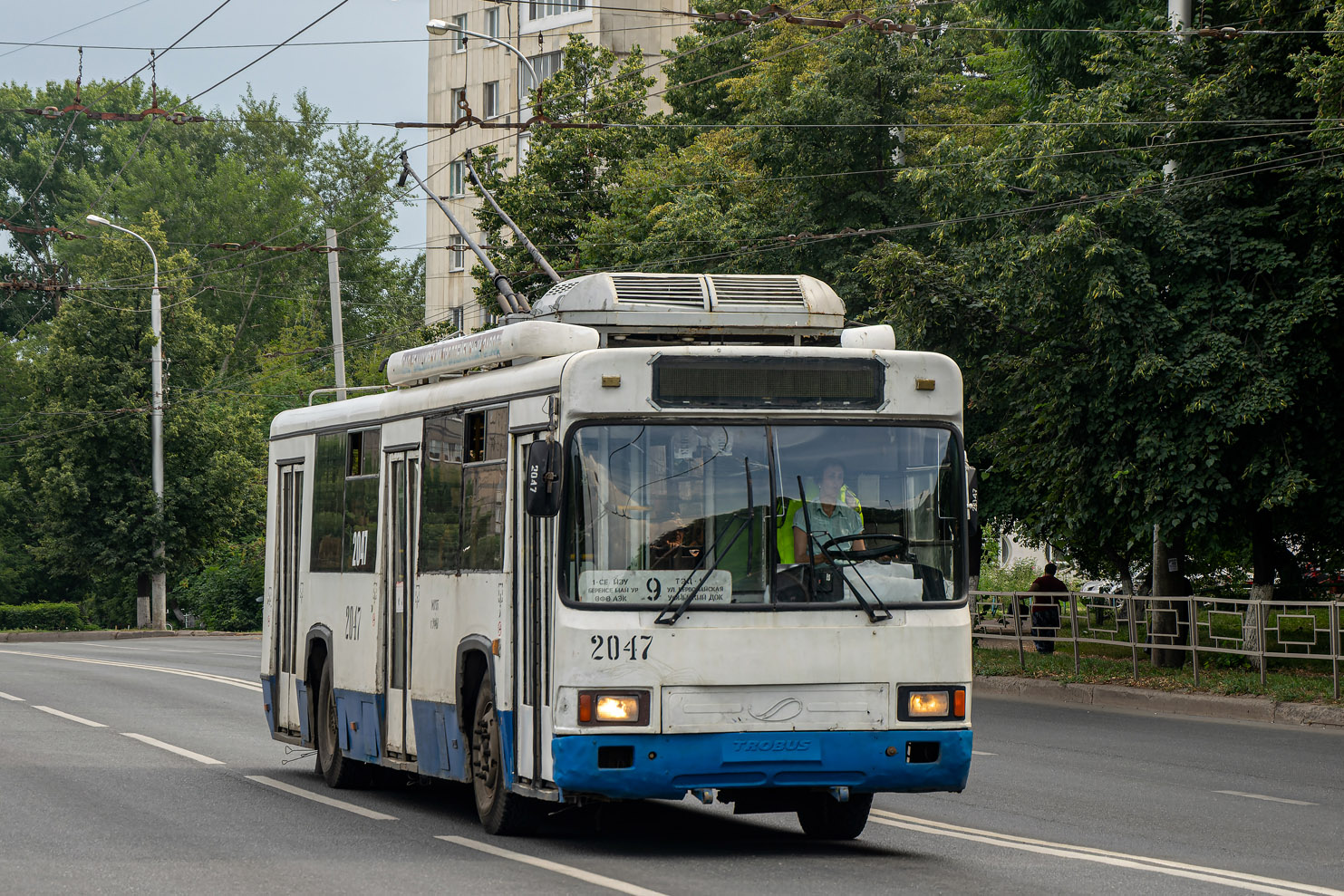 Уфа, БТЗ-52761Т № 2047