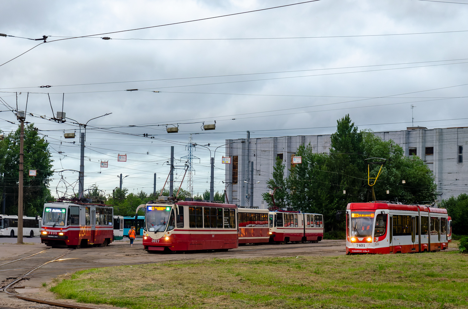 Saint-Petersburg, TS-77 Br. 7235; Saint-Petersburg, 71-134A (LM-99AVN) Br. 3917; Saint-Petersburg, 71-631-02 Br. 7401