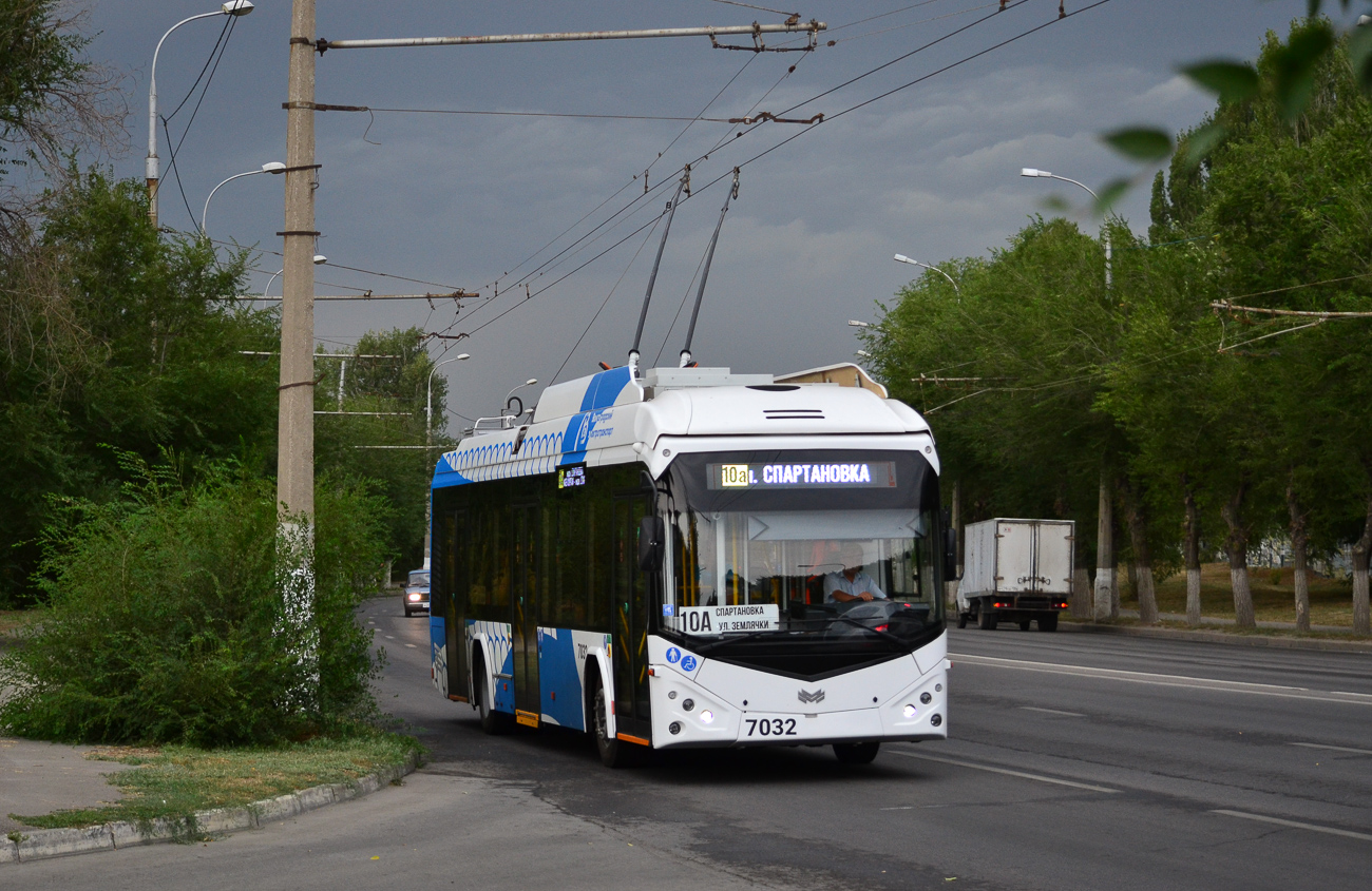 Волгоград, БКМ 32100D № 7032
