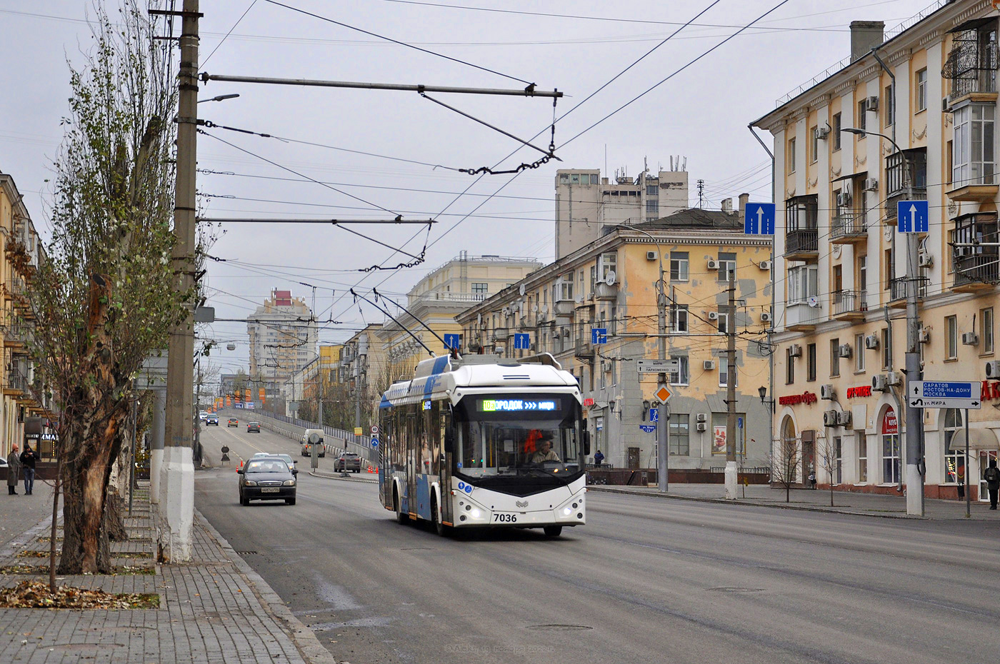 Волгоград, БКМ 32100D № 7036
