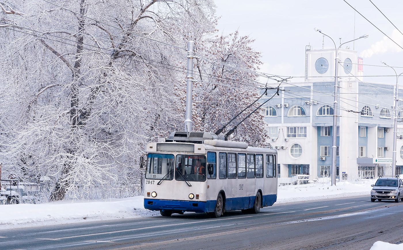 Уфа, БТЗ-5276-04 № 2042