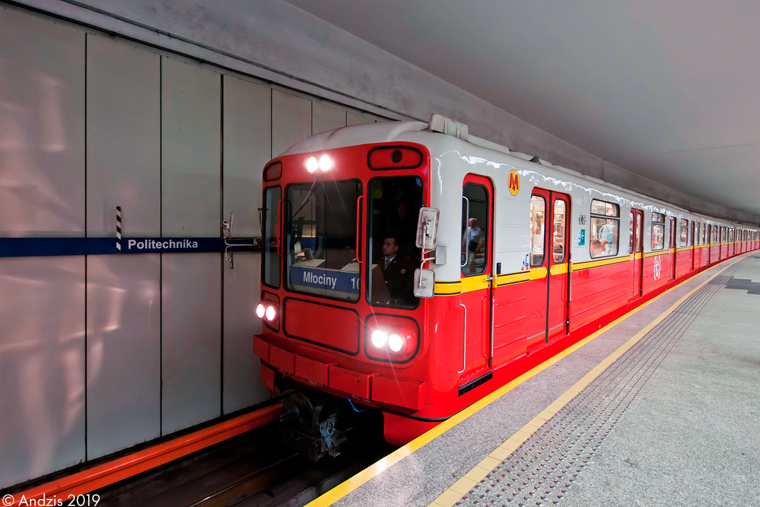 Варшава, 81-572 № 019