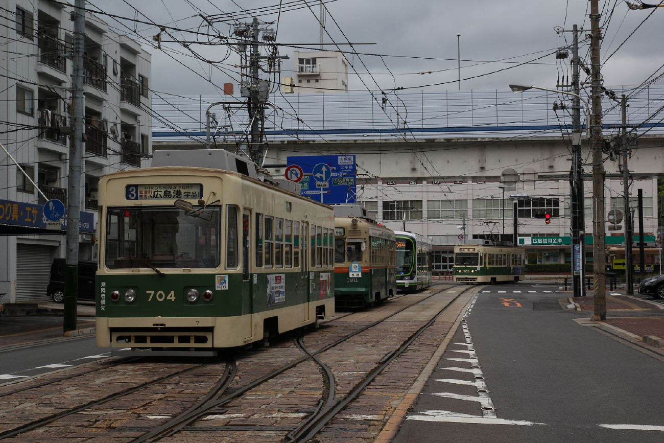 Hiroshima, Hiroshima 700 series № 704; Hiroshima, Hiroshima 700 series № 703