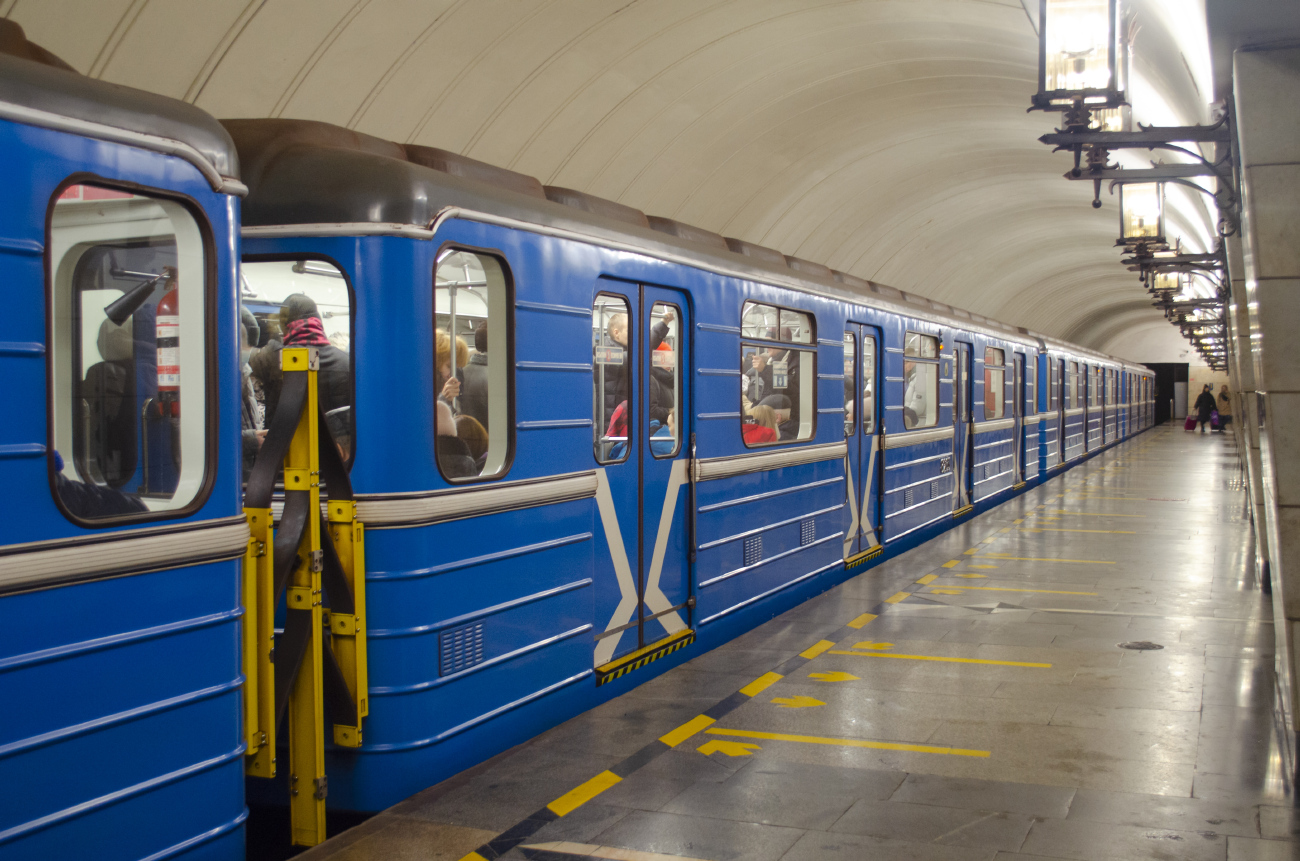 Екатеринбург, 81-714.5 (ЛВЗ/ВМ) № 8263