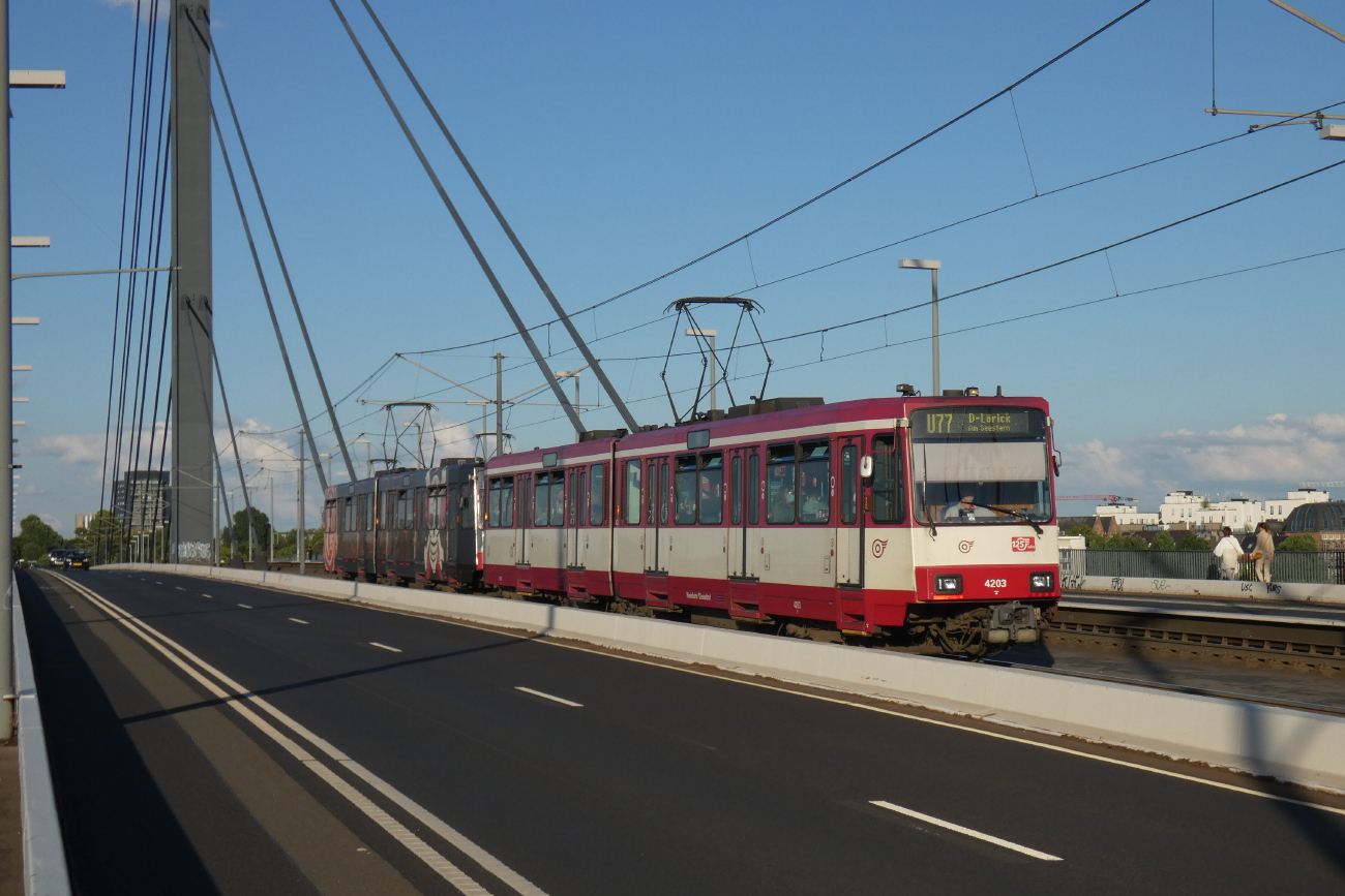 Дюссельдорф, Duewag B80D № 4203