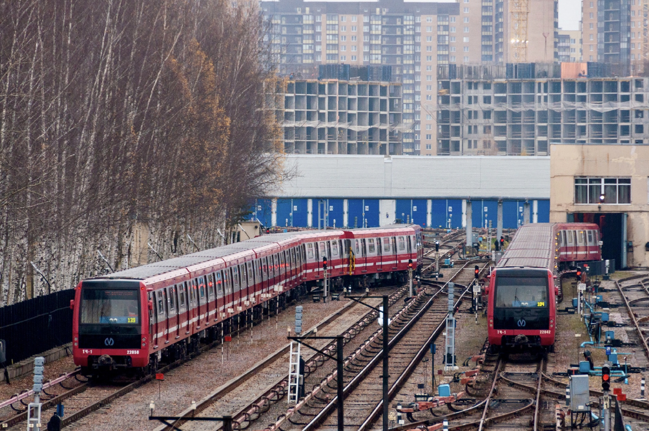 Санкт-Петербург, 81-722.1 № 22058; Санкт-Петербург, 81-722.1 № 22042 Санкт-Петербург, 81-722.1 № 22058; Санкт-Петербург, 81-722.1 № 22042