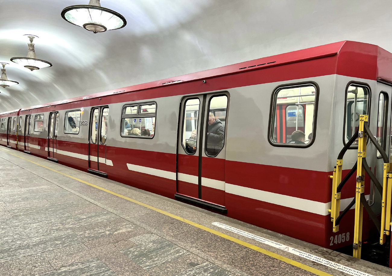 Saint-Petersburg, 81-724.1 № 24058 Saint-Petersburg, 81-724.1 № 24058