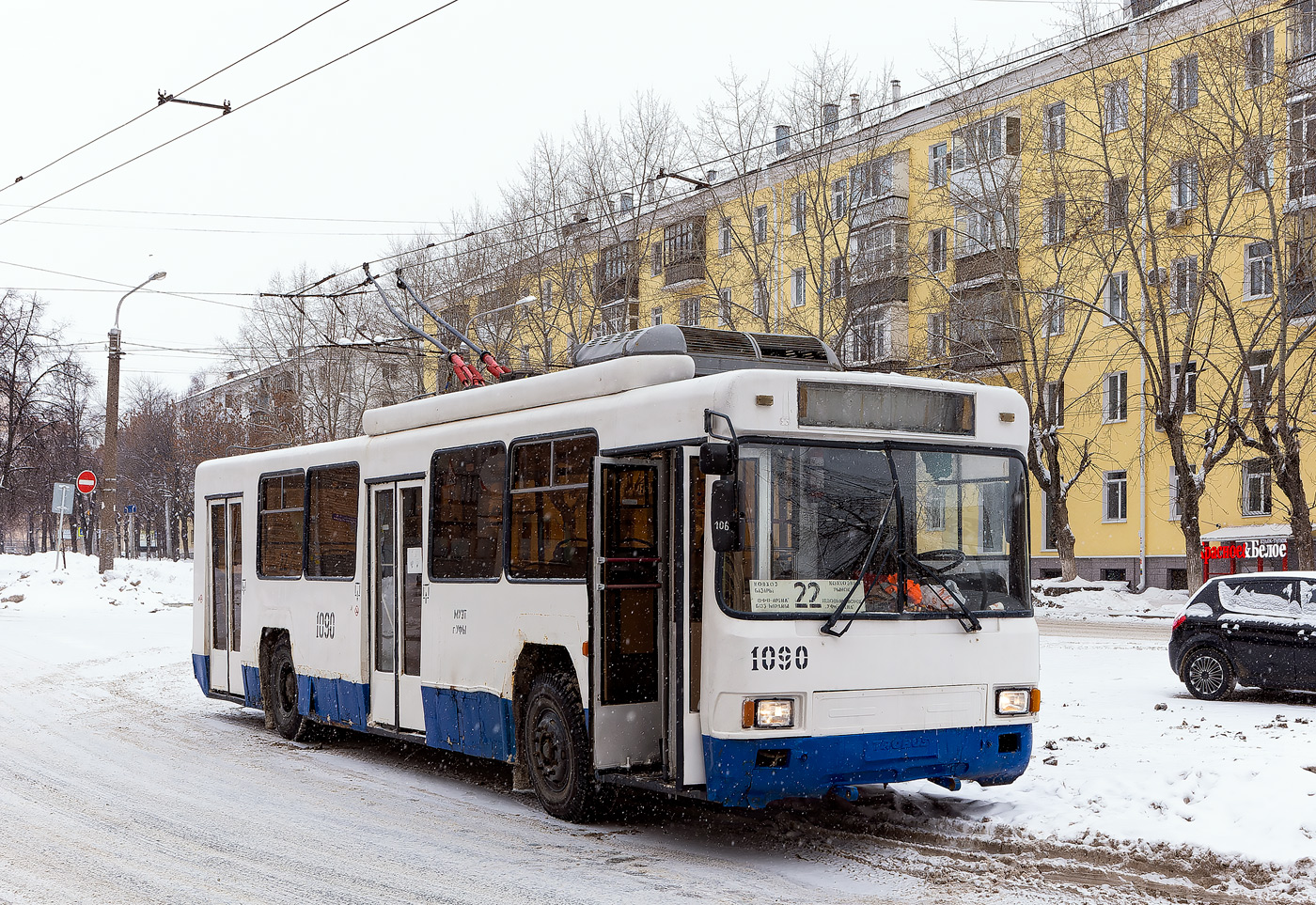 Уфа, БТЗ-52761Р № 1090