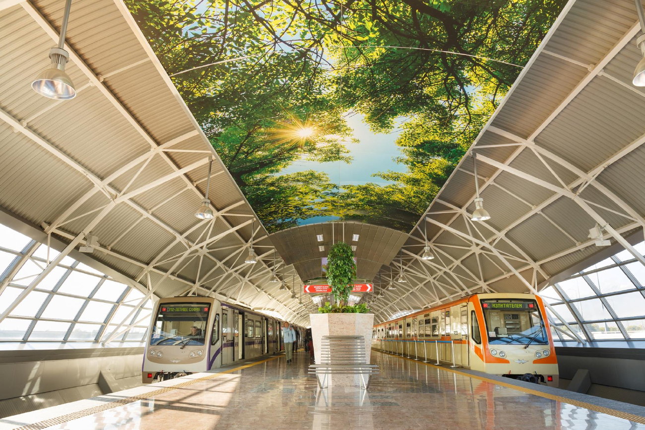 София, 81-740.2Б № 2065; София, 81-740.2 № 2003; София — Метрополитен — Първи метродиаметър [1] — червена линия