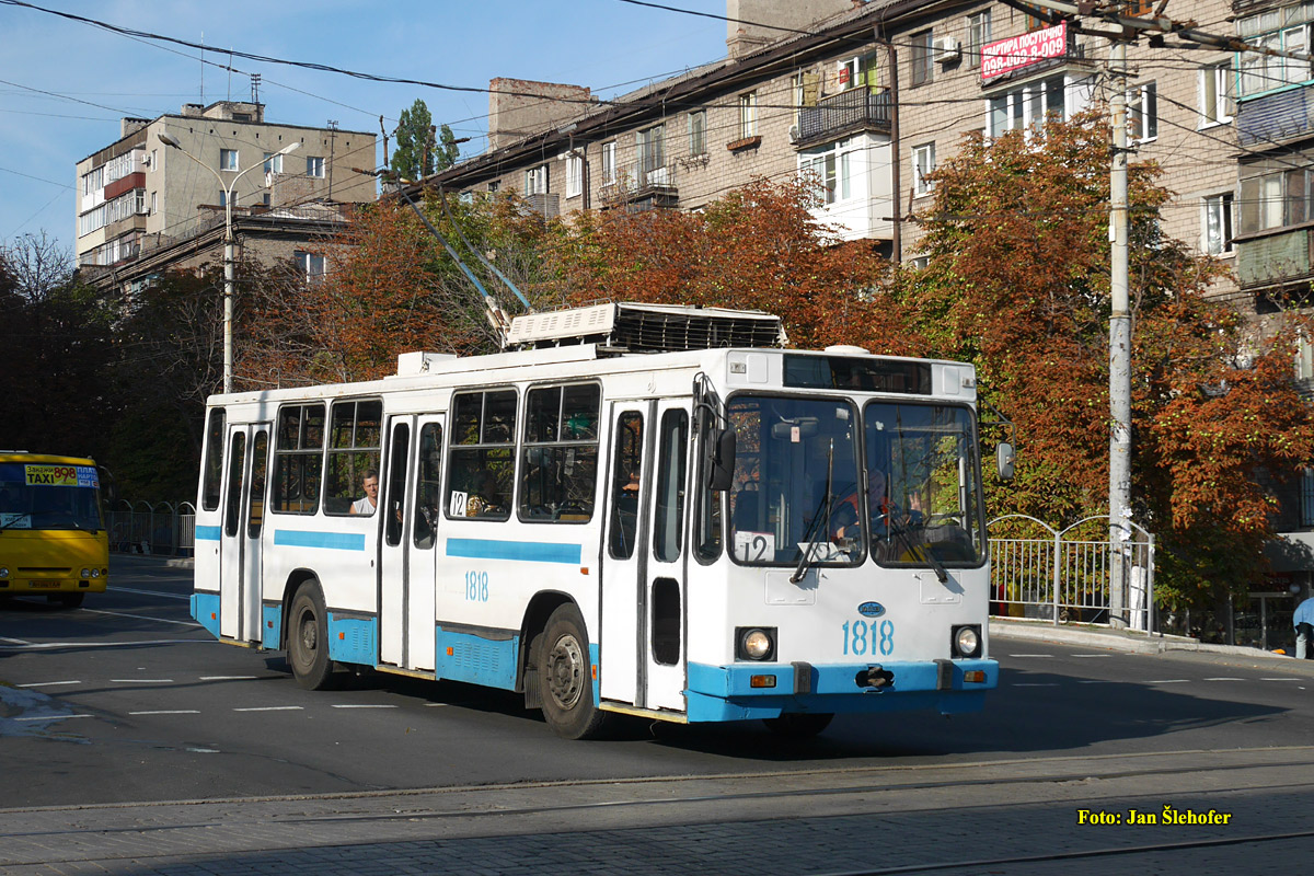 Мариуполь, ЮМЗ Т2 № 1818