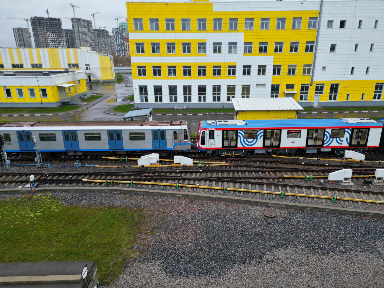 Москва, 81-760 № 37284; Москва, 81-775 «Москва-2020» № 75223