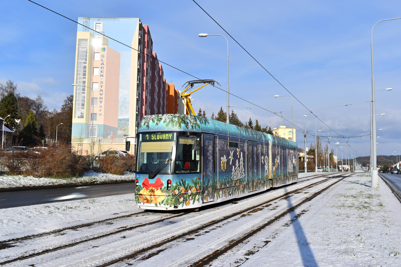 Пльзень, Vario LF2/2 IN № 366; Пльзень — Рождественский трамвай