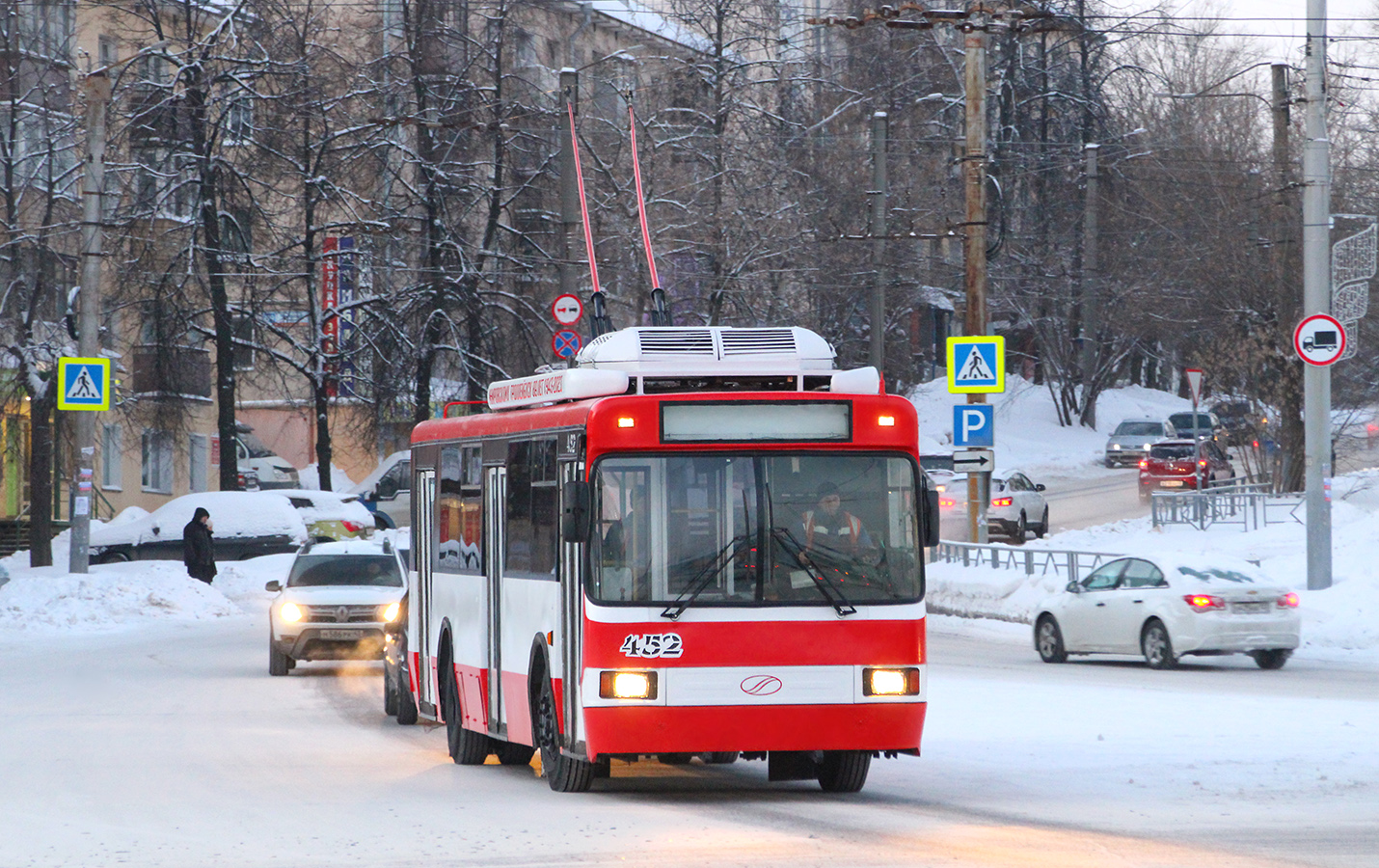 Киров, БТЗ-52764Р № 452