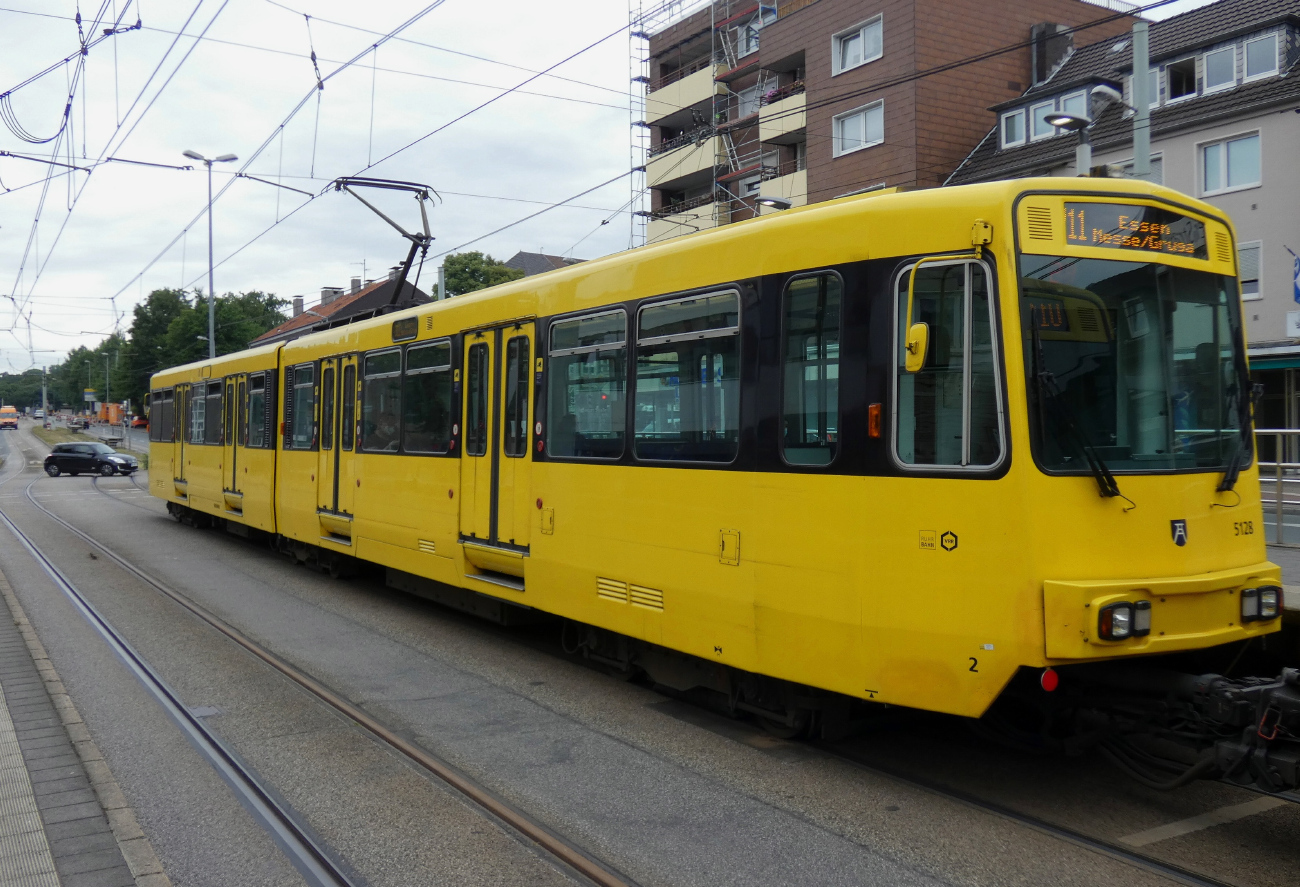 Essen – Mülheim an der Ruhr, Duewag B80C # 5128