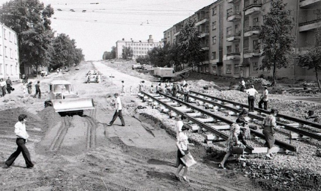 Ижау — Building and reconstruction