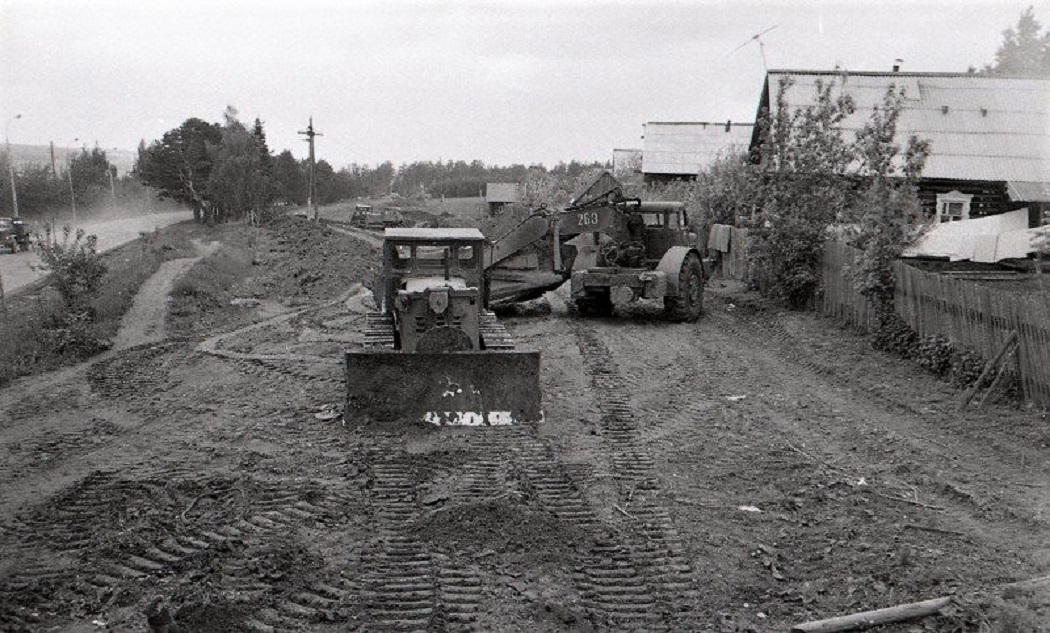 Ижау — Building and reconstruction