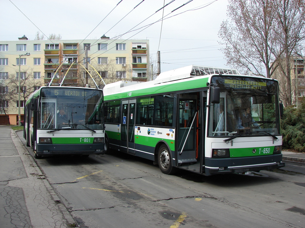 Сегед, Škoda 21Tr № T-801; Сегед, Škoda 22TrAC № T-650