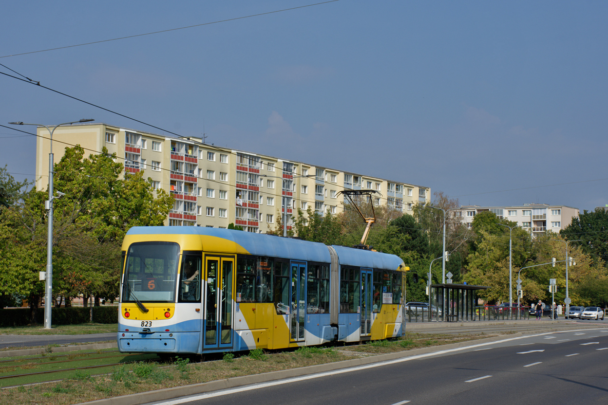Košice, Vario LF2+ № 823 Košice, Vario LF2+ № 823